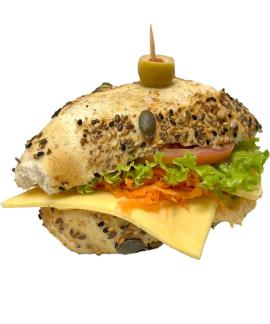 Sanduiche de Pate de Frango no Pão Multigrãos